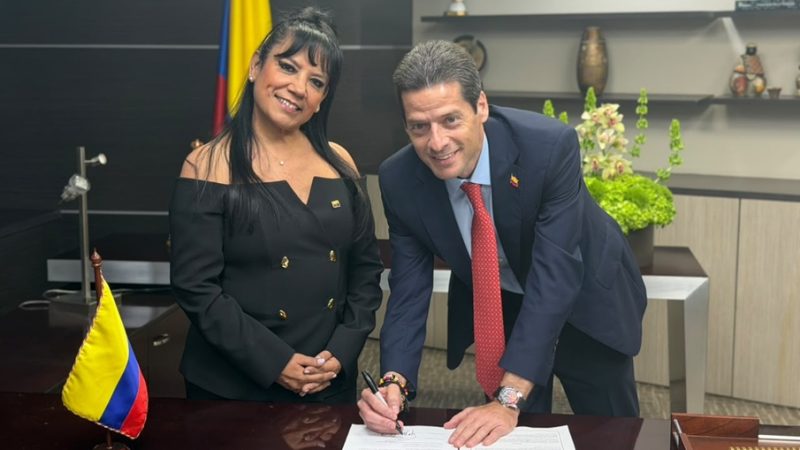 Gobierno de la Espriella designó a María Rocío Cortés Vargas como nueva superintendente de Industria y Comercio