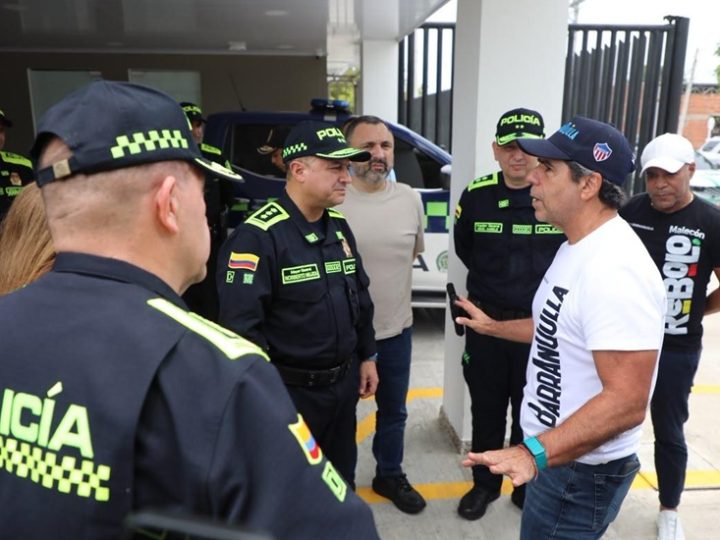 Alcalde Char recibe al subdirector general de la Policía Nacional en Barranquilla