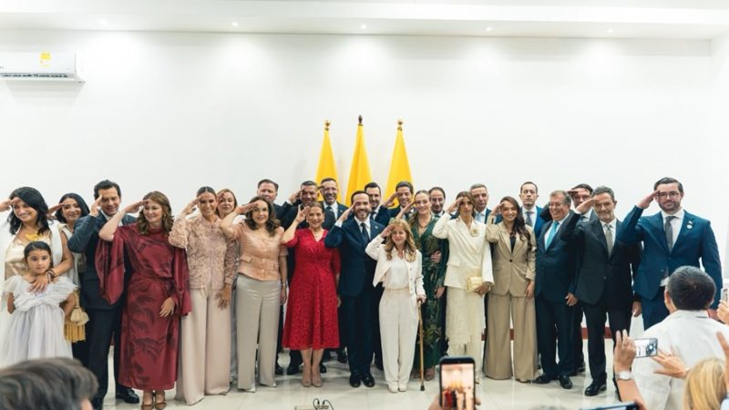 El presidente Abelardo De La Espriella posesionó al gabinete que pondrá en marcha la Patria Milagro