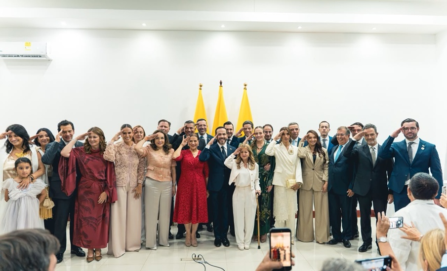 El presidente Abelardo De La Espriella posesionó al gabinete que pondrá en marcha la Patria Milagro