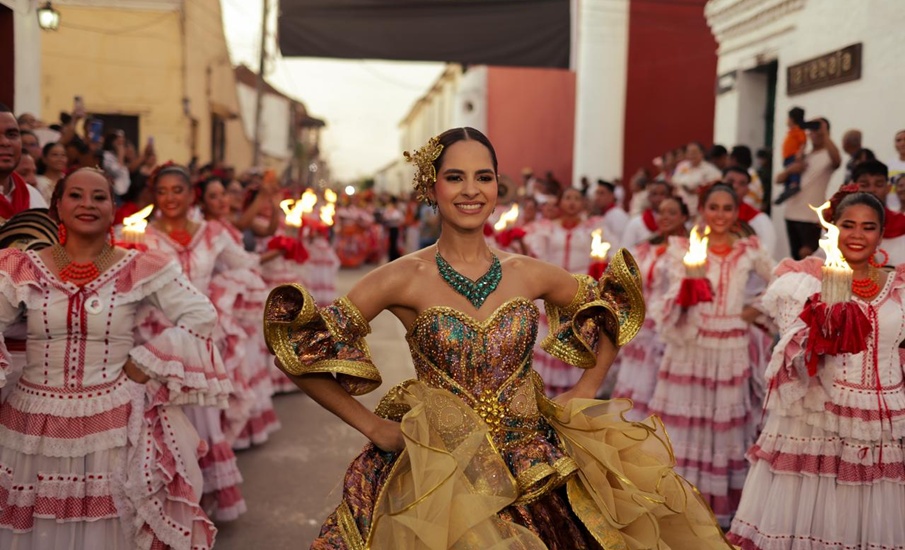 Con cumbia y Carnaval, la reina 2027 Salwa Maloof se tomó las calles de Mompox