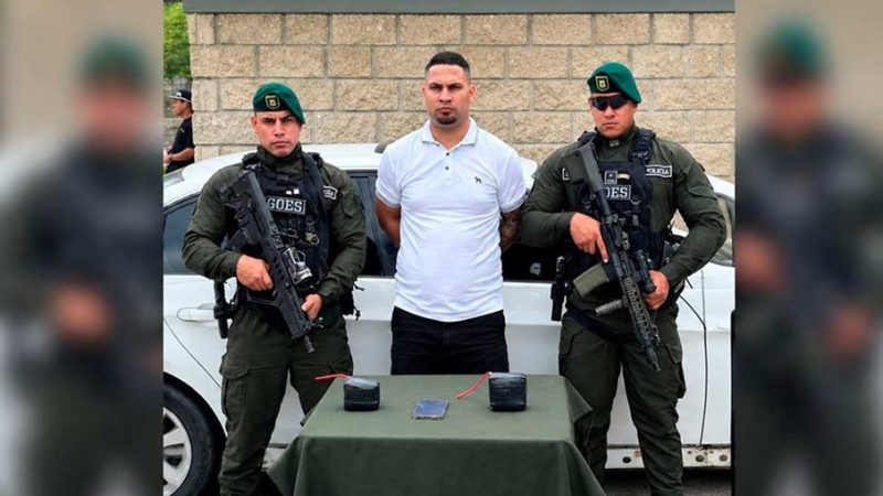 Capturan a ‘Kleiver’, presunto integrante de ‘Los Costeños’, señalado de la instalación de cilindros y bandera alusiva al Eln en Barranquilla y Soledad