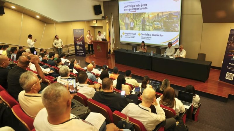 MinTransporte llevó a Barranquilla el diálogo ciudadano para reformar el Código Nacional de Tránsito
