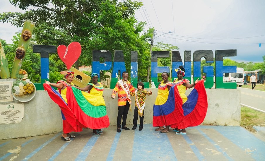 Reyes Momo del Carnaval de Barranquilla 2027 celebraron la diversidad cultural en San Basilio de Palenque