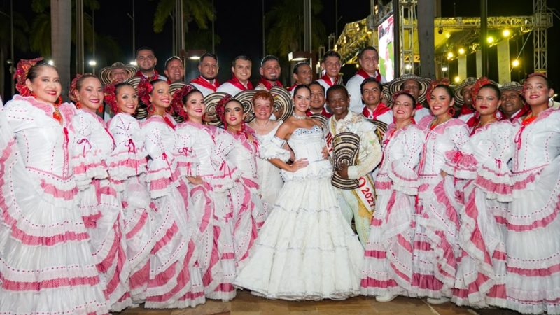 Reyes del Carnaval de Barranquilla 2027 llevaron su causa solidaria a Cartagena en una cena por las familias afectadas por el terremoto